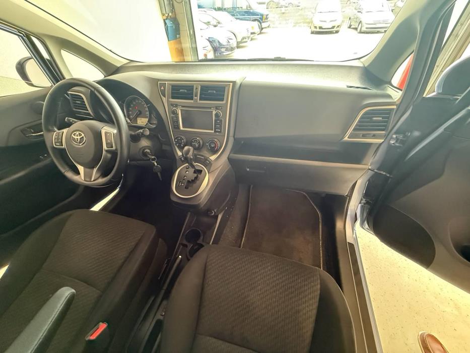 TOYOTA Verso-S 2012