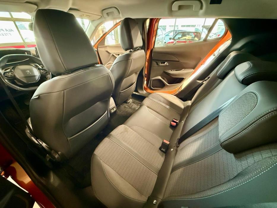 PEUGEOT 2008 2021