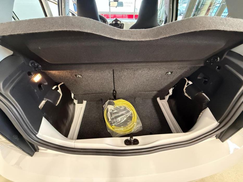 VOLKSWAGEN Up! 2021