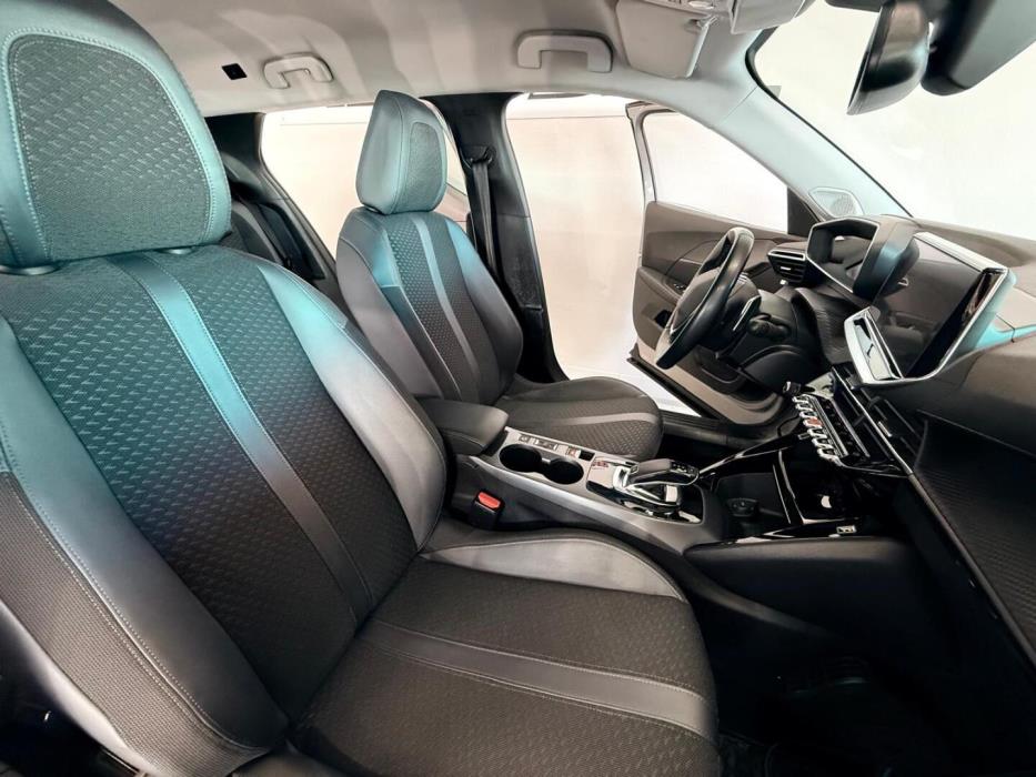 PEUGEOT 2008 2021