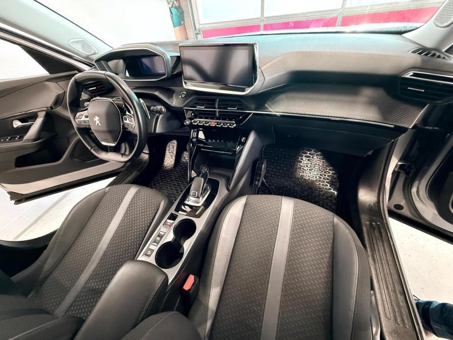 PEUGEOT 2008 2021