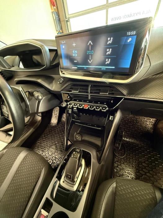 PEUGEOT 2008 2021