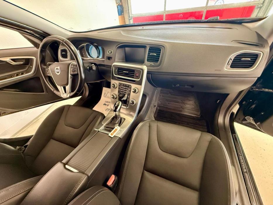 VOLVO V60 Cross Country 2016