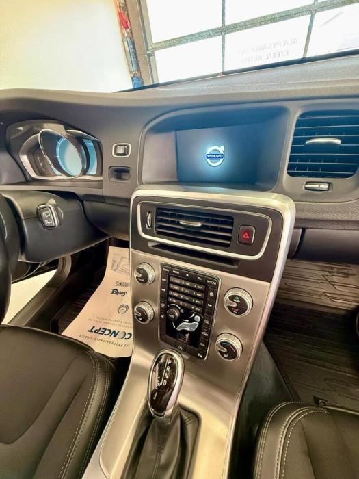 VOLVO V60 Cross Country 2016
