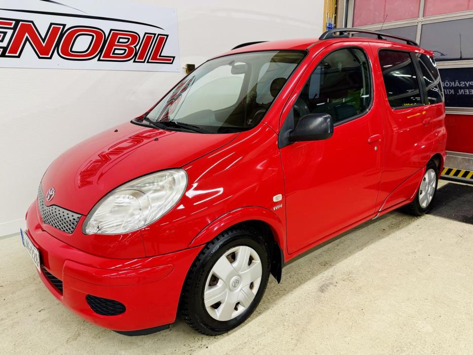 TOYOTA Yaris Verso 2004