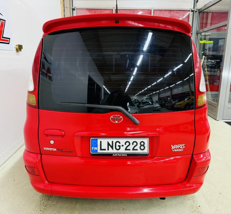 TOYOTA Yaris Verso 2004