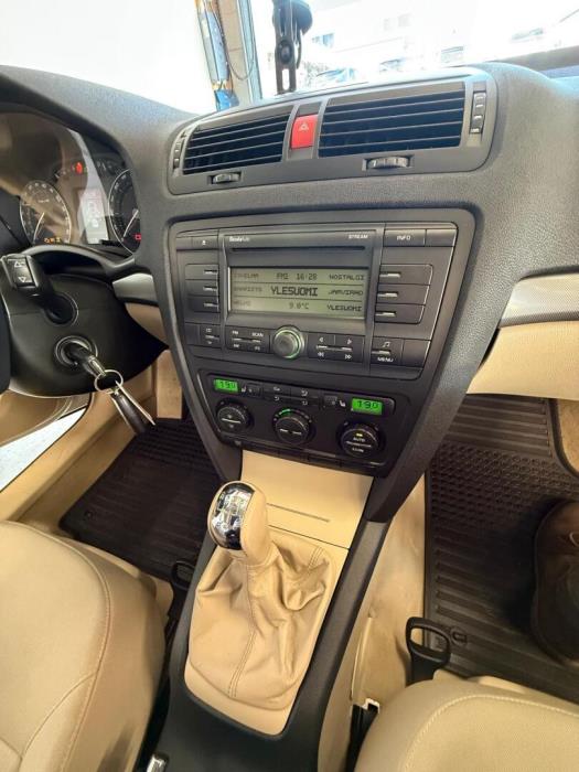 SKODA Octavia 2006