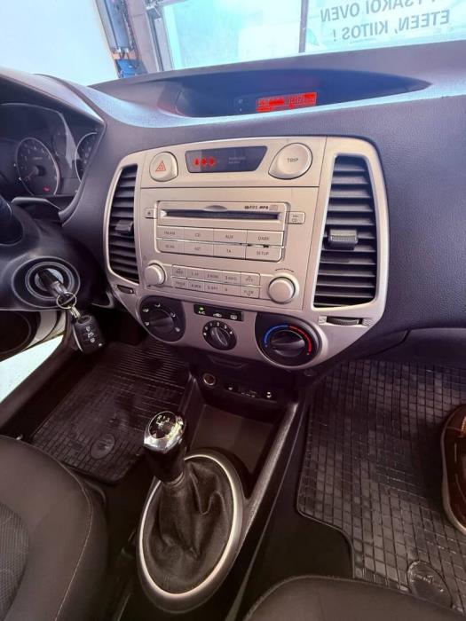 HYUNDAI i20 2010
