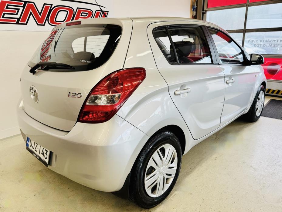 HYUNDAI i20 2010