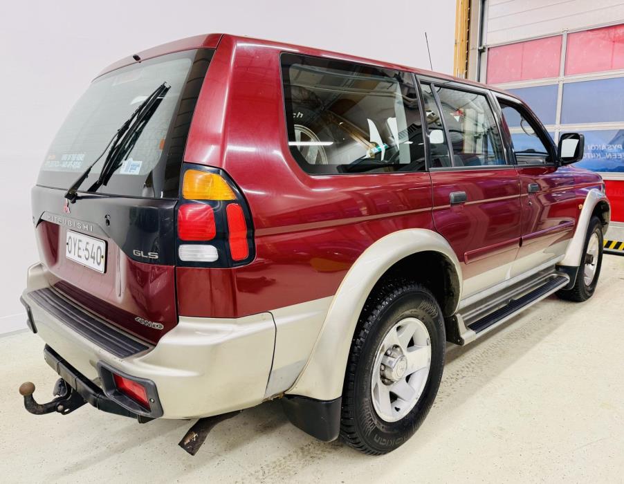 MITSUBISHI Pajero Sport 2000