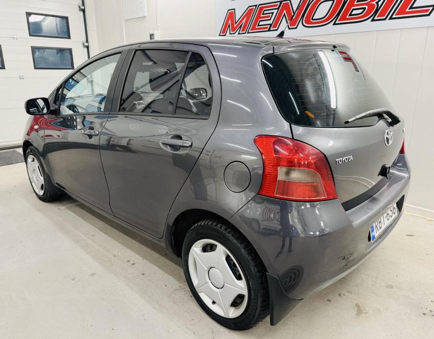 TOYOTA Yaris 2008