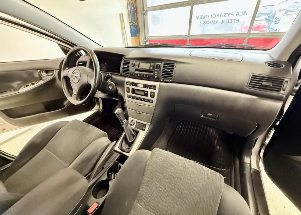 TOYOTA Corolla 2004