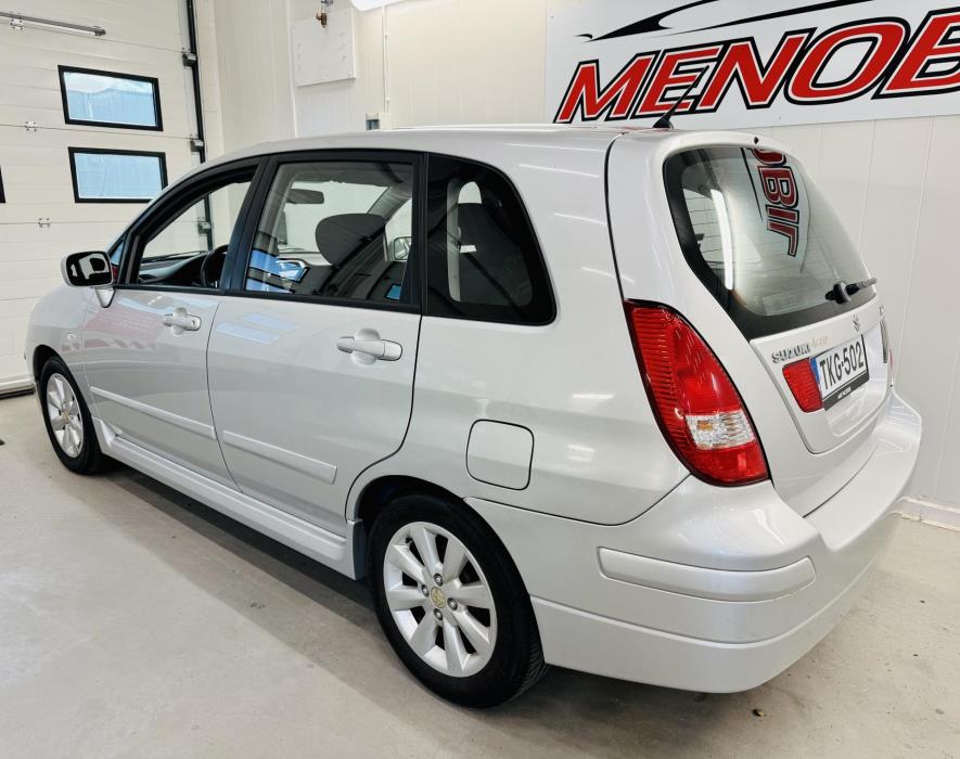 SUZUKI Liana 2004