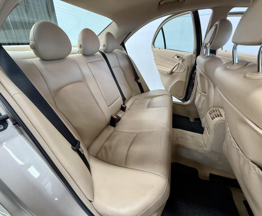 MERCEDES-BENZ C 2001