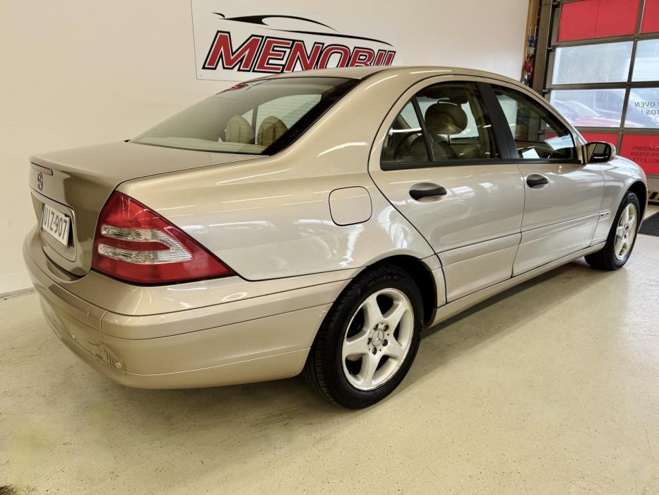 MERCEDES-BENZ C 2001