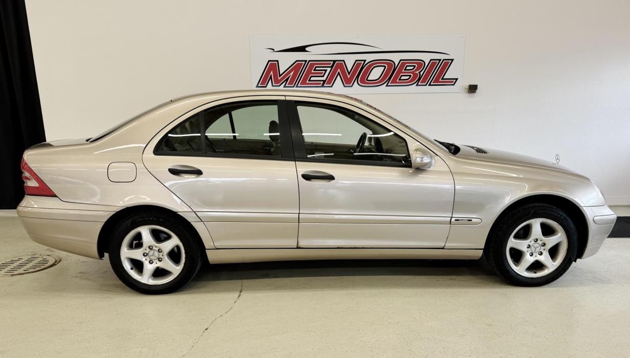 MERCEDES-BENZ C 2001