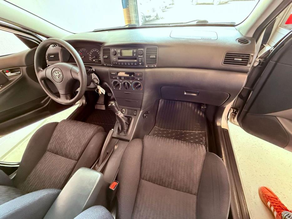 TOYOTA Corolla 2002