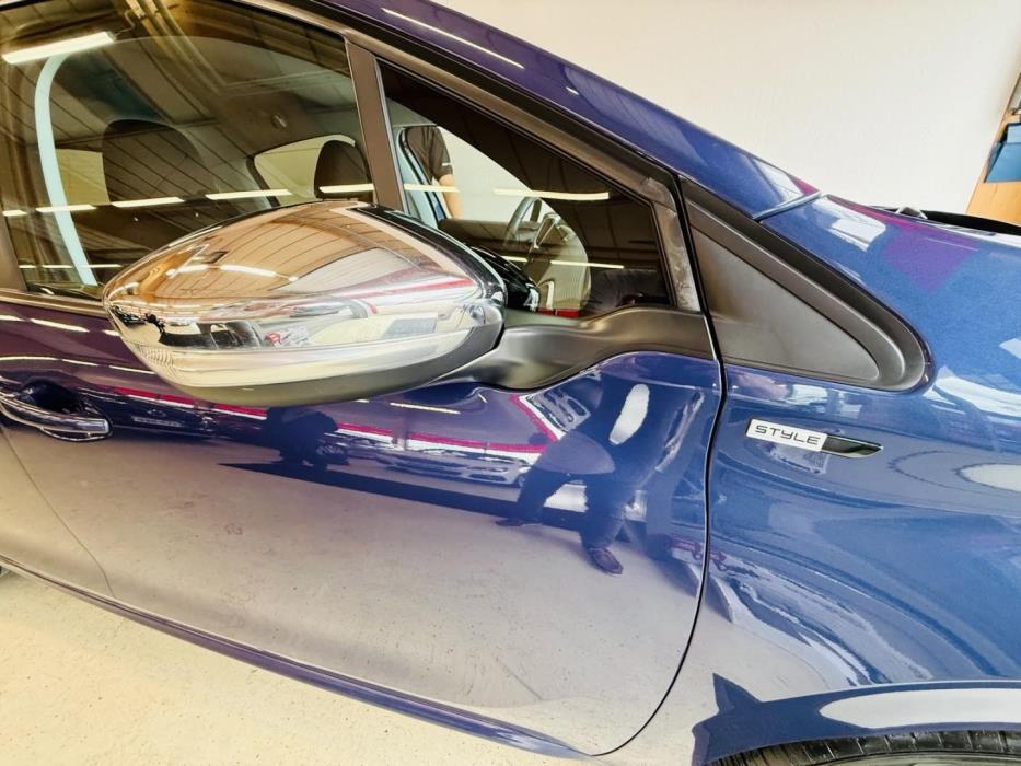 PEUGEOT 208 2017
