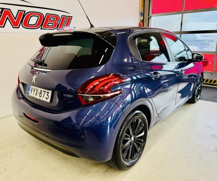 PEUGEOT 208 2017