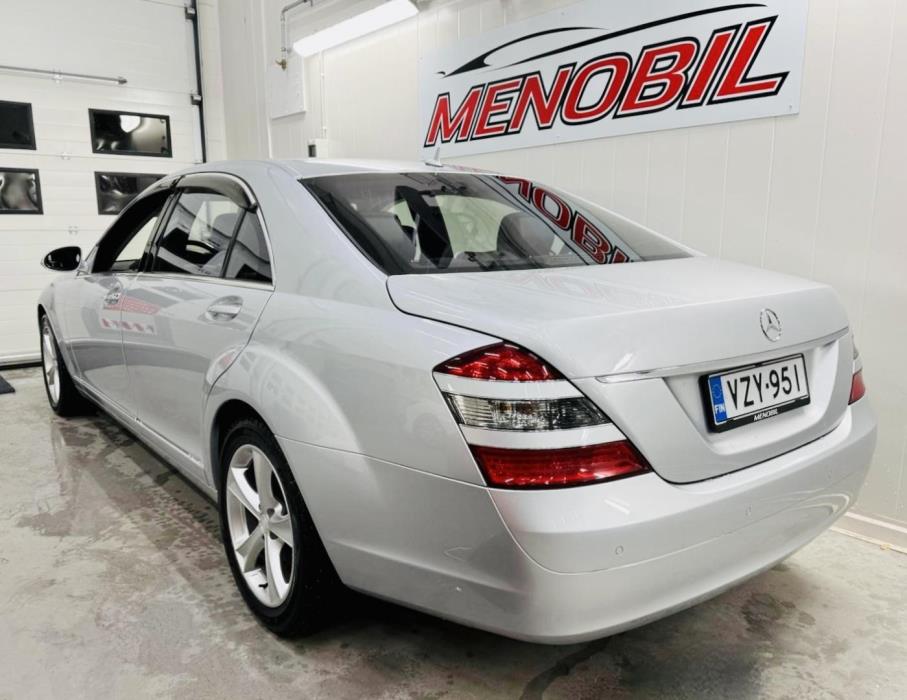 MERCEDES-BENZ S 2005