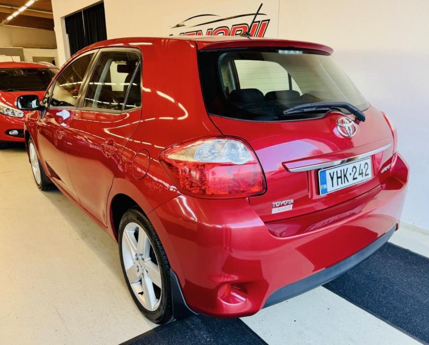 TOYOTA Auris 2010