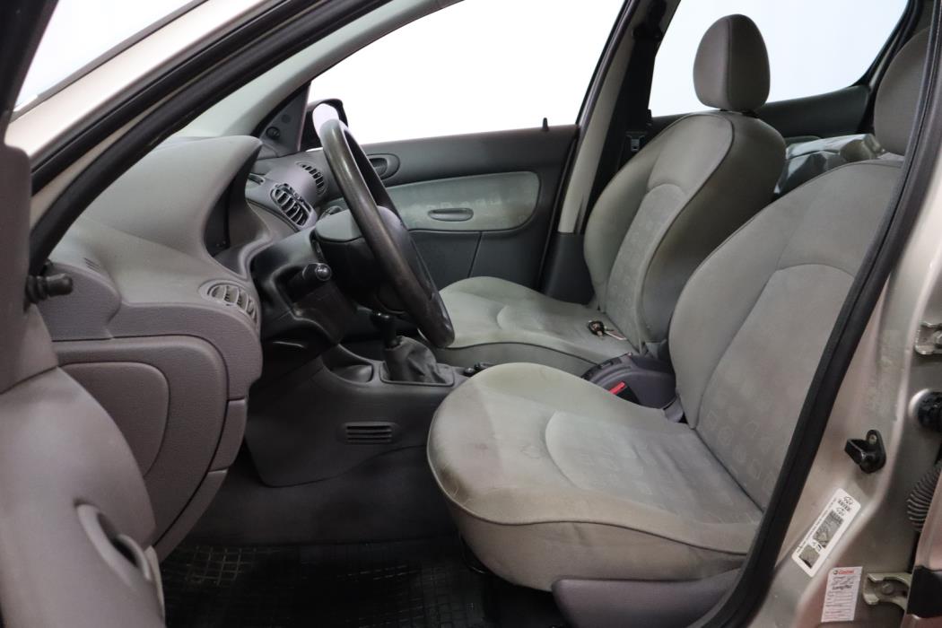 PEUGEOT 206 2004