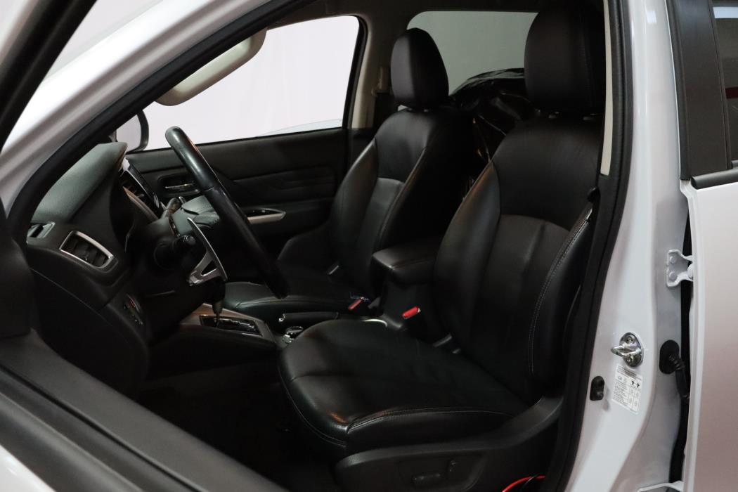 MITSUBISHI L200 2021