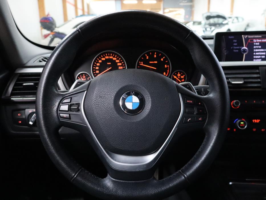 BMW 320 2012