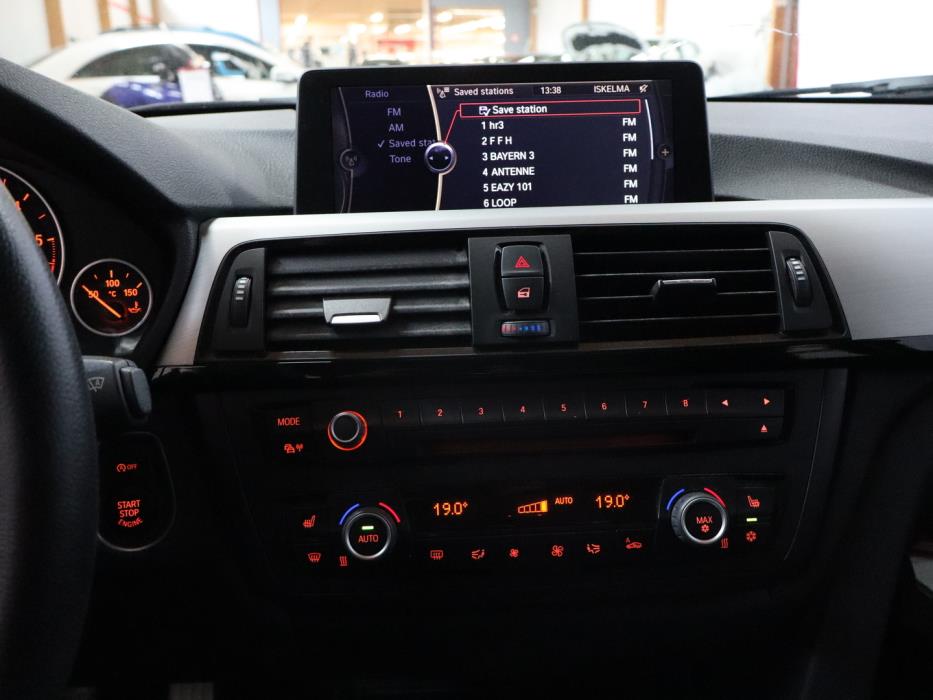 BMW 320 2012