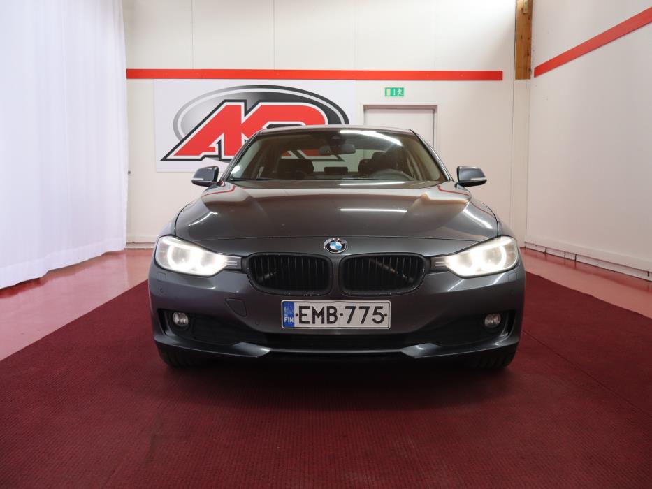 BMW 320 2012
