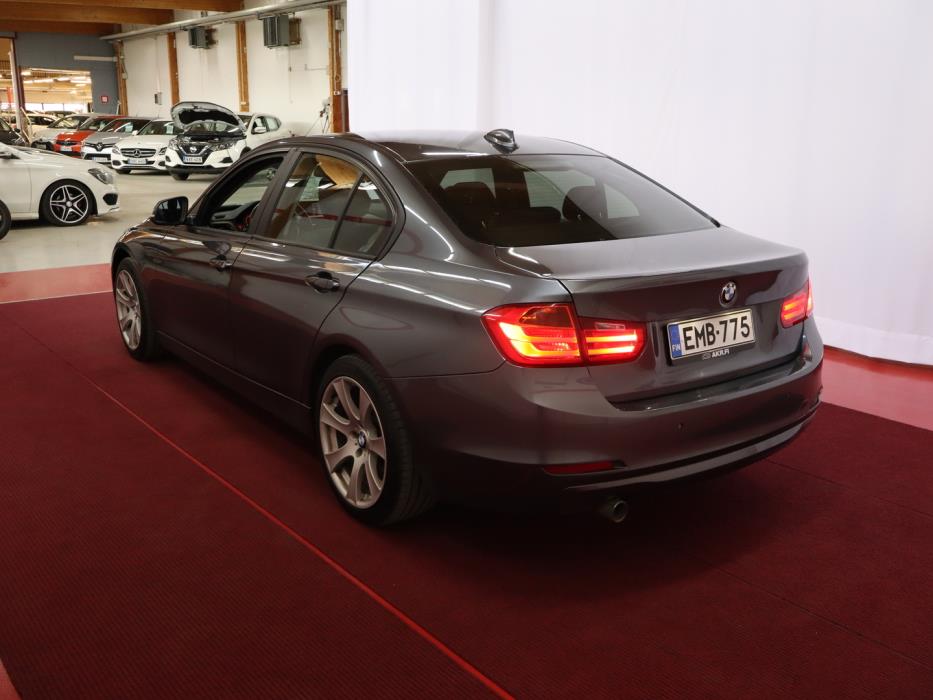 BMW 320 2012
