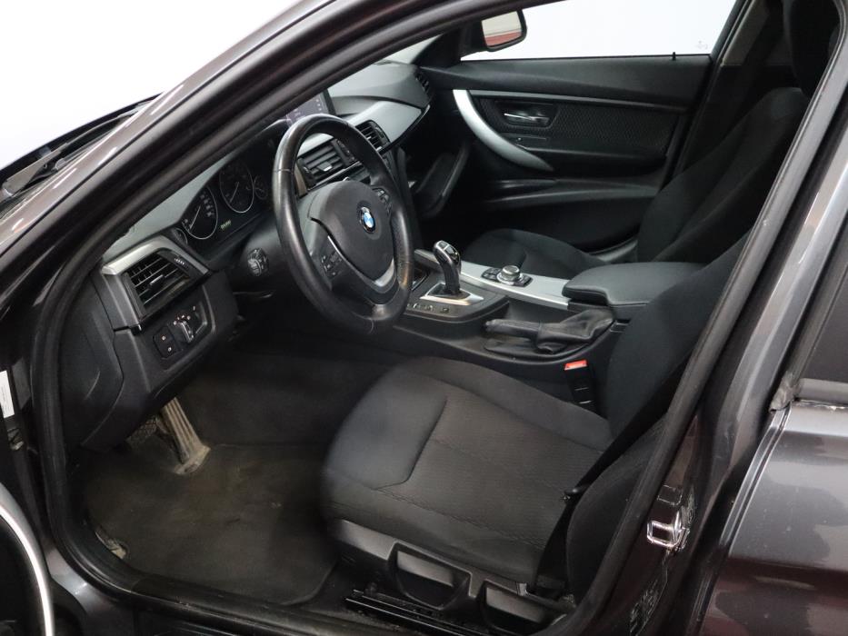 BMW 320 2012