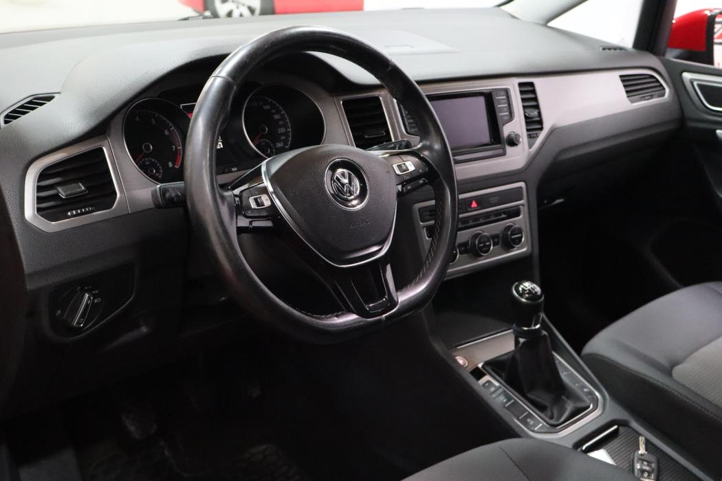 VOLKSWAGEN Golf Sportsvan 2014