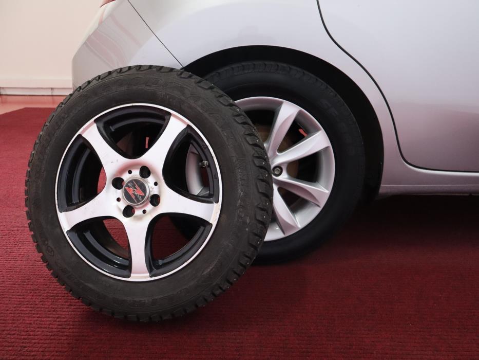 NISSAN Note 2015