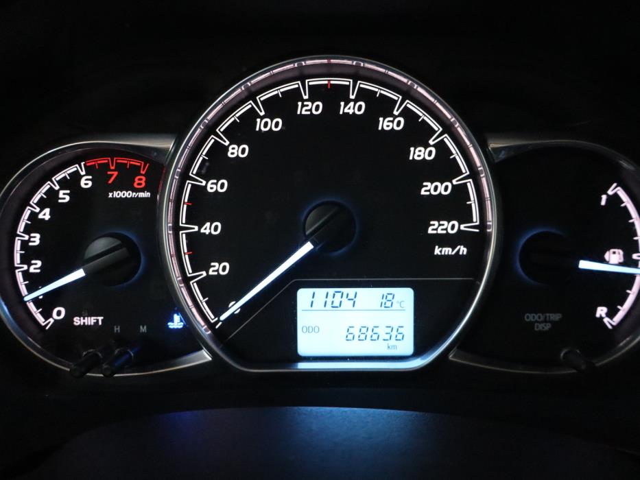 TOYOTA Yaris 2018