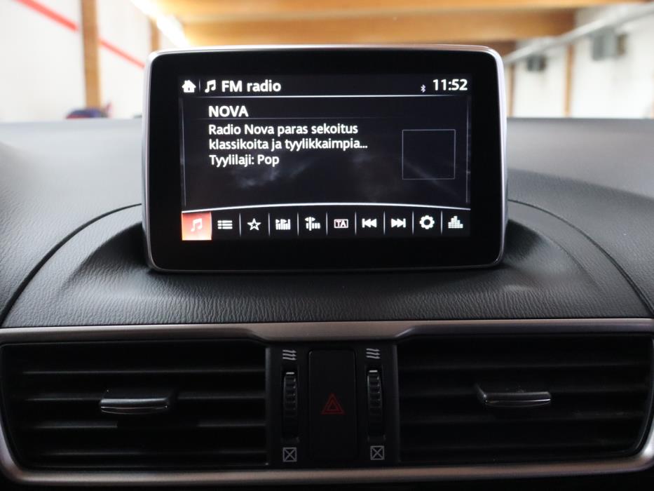 MAZDA MAZDA3 2015