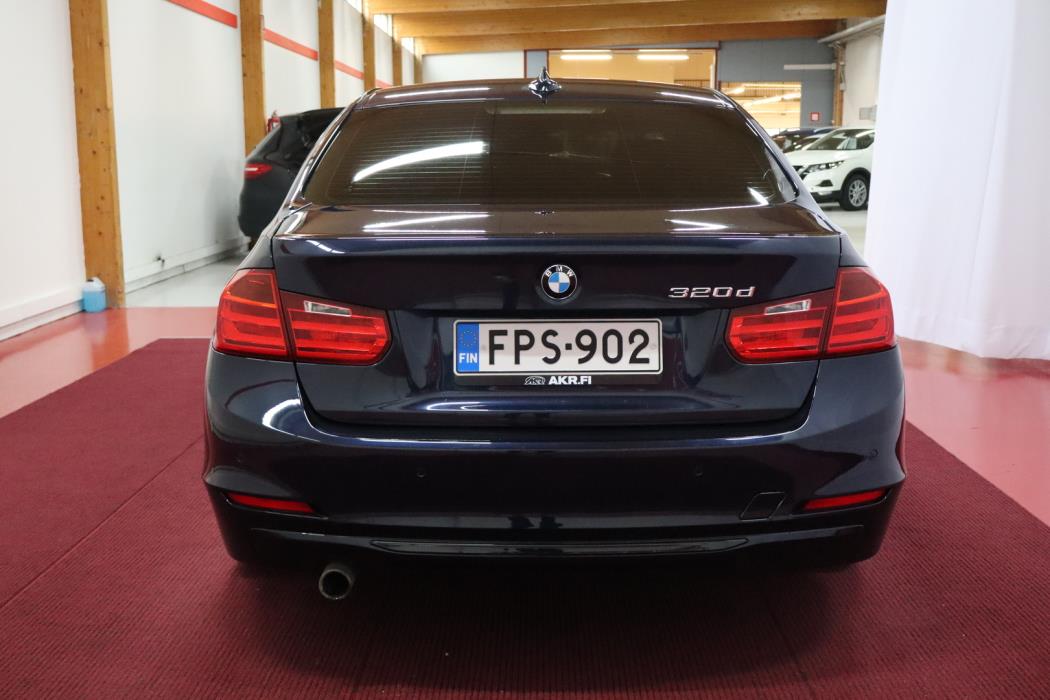 BMW 320 2012