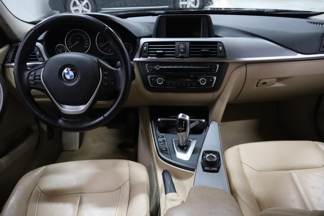 BMW 320 2012