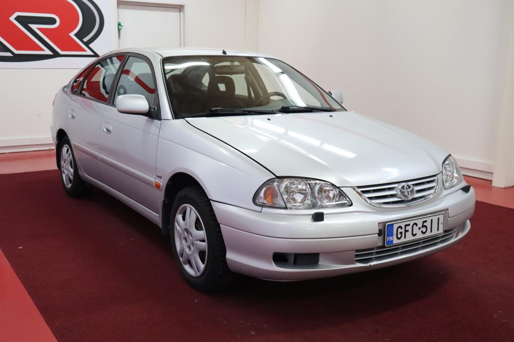 TOYOTA Avensis 2002