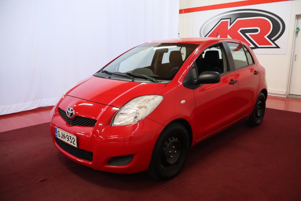 TOYOTA Yaris 2011