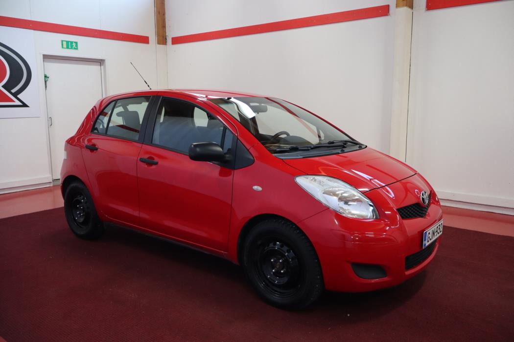 TOYOTA Yaris 2011