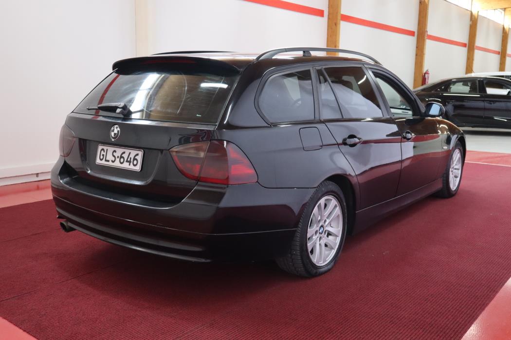 BMW 320 2008