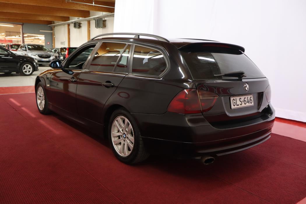 BMW 320 2008