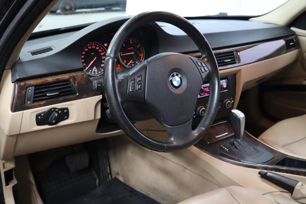BMW 320 2008