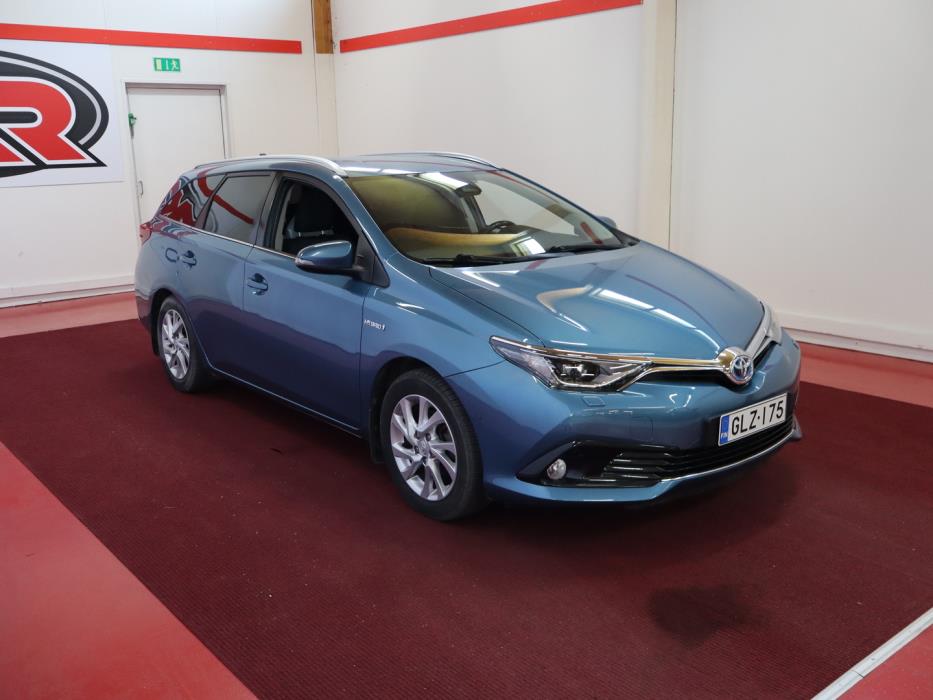TOYOTA Auris 2016