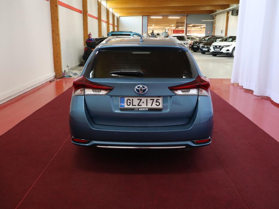 TOYOTA Auris 2016