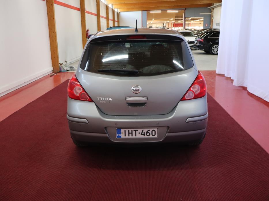 NISSAN Tiida 2009