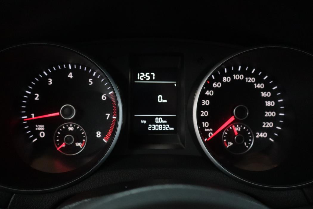 VOLKSWAGEN Golf 2012