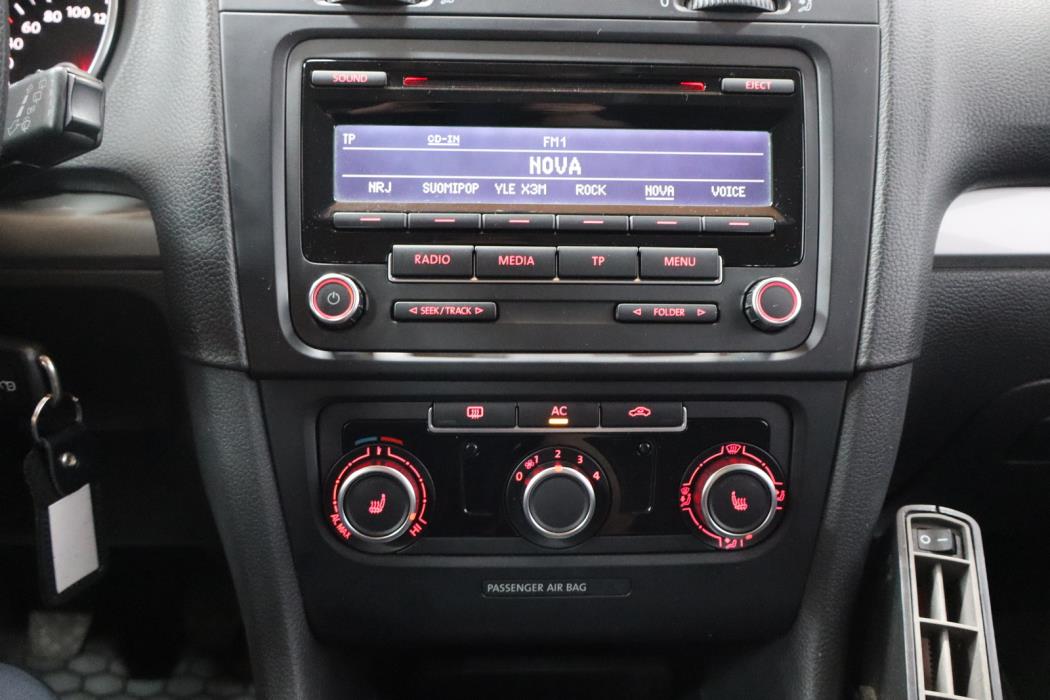 VOLKSWAGEN Golf 2012