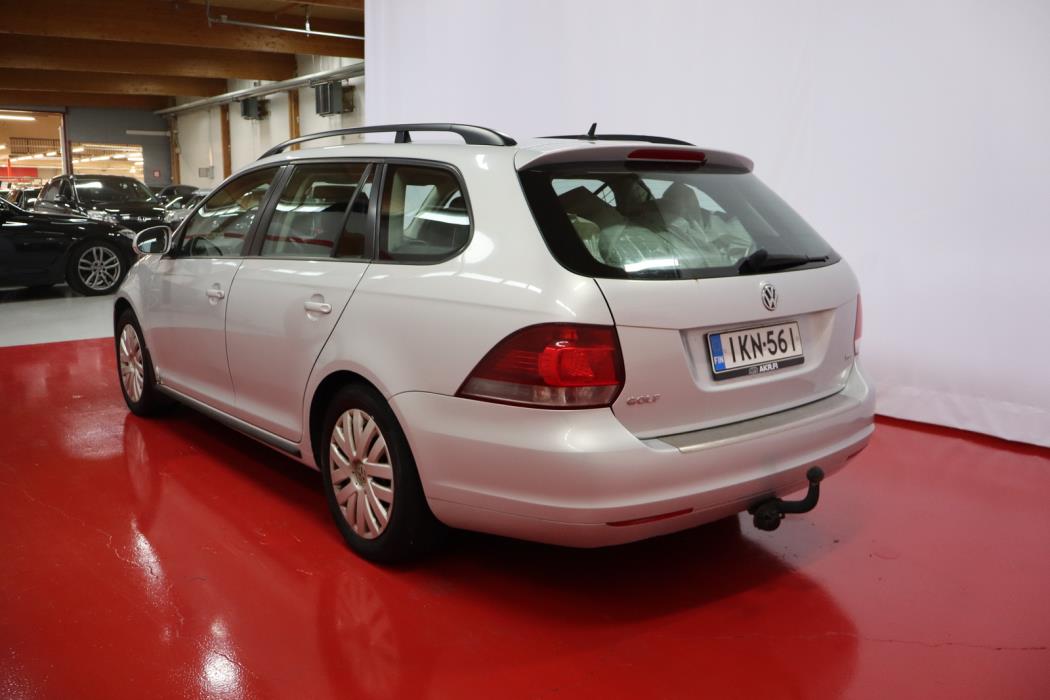 VOLKSWAGEN Golf 2012